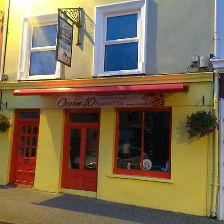 Sheehans On Main Street 3*