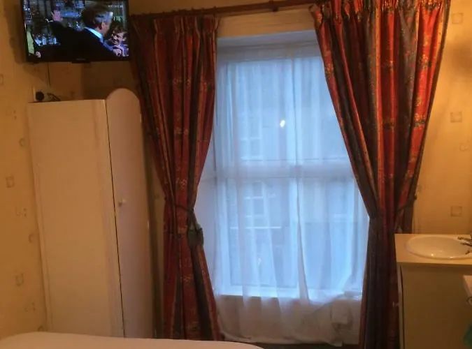 Sheehans On Main Street 3*